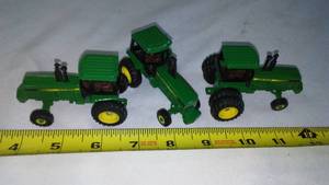 lot 291 image: (3) John Deere Tractors