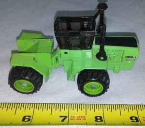 lot 295 image: Steiger Cougar Tractors