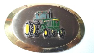 lot 338 image: John Deere Belt Buckle Tractor