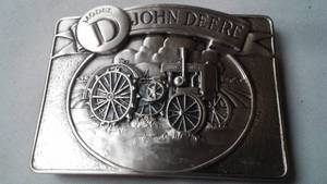 lot 351 image: John Deere Belt Buckle Modal D Tractor