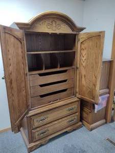 lot 185V image: American Drew Armoire