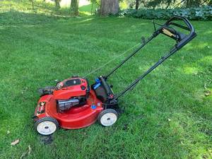 Toro 22 Inch Self Propelled Recycler Lawn Mower Model 20332 with Manual.