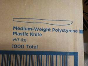 Case of 1000 Medium White Knives...