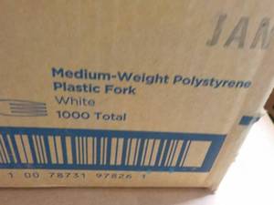 Case of 1000 Medium White Forks...
