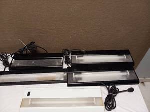 (5) BROWN INDOOROUTDOOR ONE LIGHT WALL LANTERN