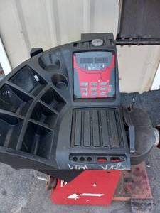 SNAP-ON WHEEL BALANCER