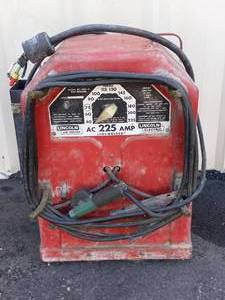 LINCOLN 225 ARC WELDER WITH HELMET