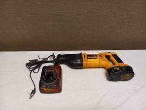 DEWALT RECIPROCATING SAW AND CHARGER