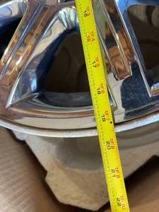 lot 64 image: Set of 4 Mopar Chrome Wheels Model 04782489