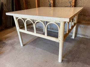 lot 80 image: Vintage Table with Laminate Top