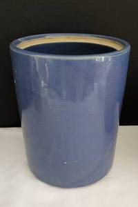 lot 23 image: Vintage USA Crock & Red Wing Vase