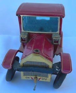 lot 132 image: Vintage Battery Operated Car