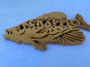 lot 137 image: Wooden Wall Mount Scroll Sawed Crappie