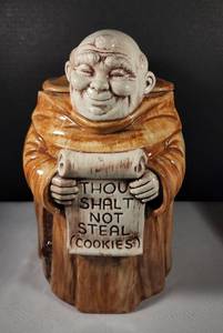 lot 181 image: Two Fun Vintage Cookie Jars