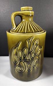 lot 182 image: Two Vintage Coordinating Cookie Jars