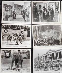 lot 194 image: Fun & Some Creepy Classic Black & White Movie Photos