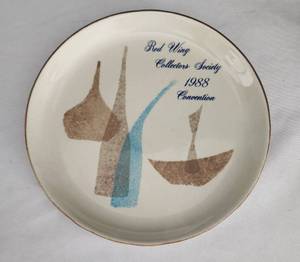 lot 259 image: Decorative Pottery Grouping including Red Wing