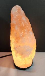 lot 264 image: Glowing Salt Lamp
