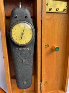 lot 290 image: 4 Vintage Mechanical Force Gauges in Original Wooden Cases