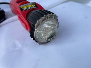 lot 294 image: Craftsman Professional Garage Light
