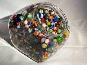 lot 310 image: Vintage Candy Jar Full of Vintage Marbles