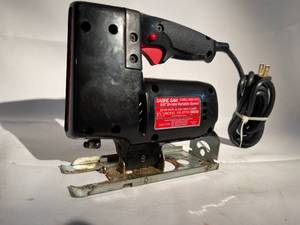 lot 428 image: Craftsman 58th Inch Variable Speed Sabre Saw Model 315.10700