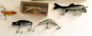 lot 378 image: Vintage Fishing Lures, Bobbers and Hooks