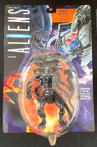 lot 402 image: New Aliens Figurines