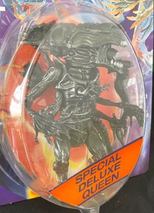 lot 404 image: New Aliens Alien Queen Figurine