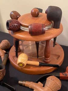 lot 288 image: Vintage Pipes and Holder