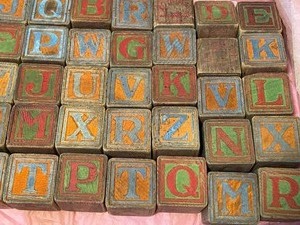 lot 283 image: Vintage Childrens Blocks