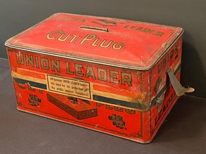 lot 227 image: Vintage Cut Plug Tobacco Tin