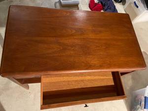 lot 487 image: Vintage Wooden Single Drawer Table
