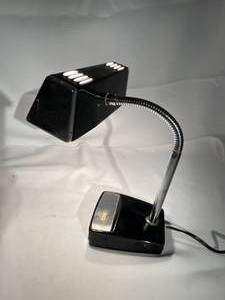 lot 489 image: Vintage Metal Flex Arm Desk Lamp