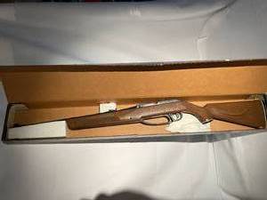 lot 490 image: Daisy 850 Powerline Pellet  BB Gun