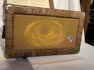 lot 495 image: Newcomb EDT-12 Portable Record Player Model PS-160