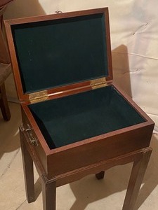 lot 423 image: Vintage Wooden Accent Table With Storage Top