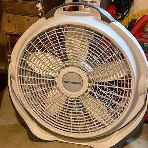 lot 421 image: 3 Speed Wind Machine Floor Fan