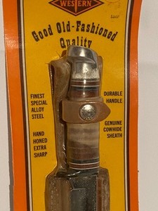 lot 320 image: Vintage 1978 Western Knife - New in Package