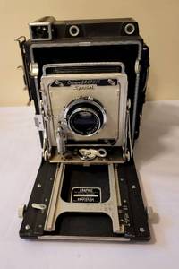 lot 516 image: Extraordinary Vintage Crown Graphic Special Camera