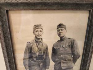 lot 518 image: Nostalgic WWI Black & White Framed Photo