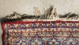 lot 578 image: Vintage RedBlueIvory Rug
