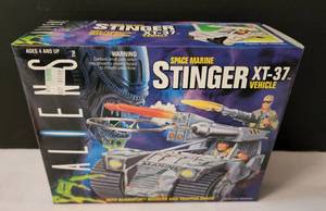 lot 594 image: Fun Aliens Stingray Toy Plus Star Wars Lego Set
