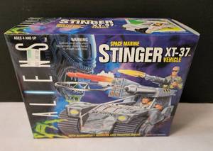 lot 595 image: Fun Aliens Stingray Toy Plus Star Wars Lego Set