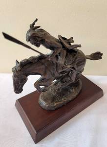 lot 569 image: Stunning Frederic Remington Art Museum Cheyenne Bronze Sculpture