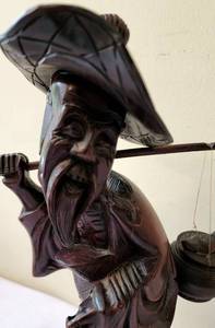 lot 571 image: Decorative Carved Wood Chinese Fisherman Figure