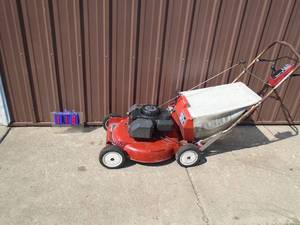 Toro 21 GTS self propelled mower with bag. Tested & works. As shown.