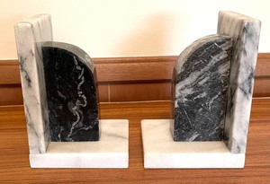 lot 47 image: Marvelous Marble Bookends from Taiwan
