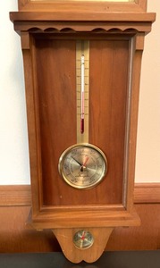 lot 51 image: Vintage Airguide Instrument Guild Battery Operated ClockBarometerThermometer