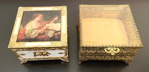 lot 89 image: Two Small Vintage Jewelry Boxes